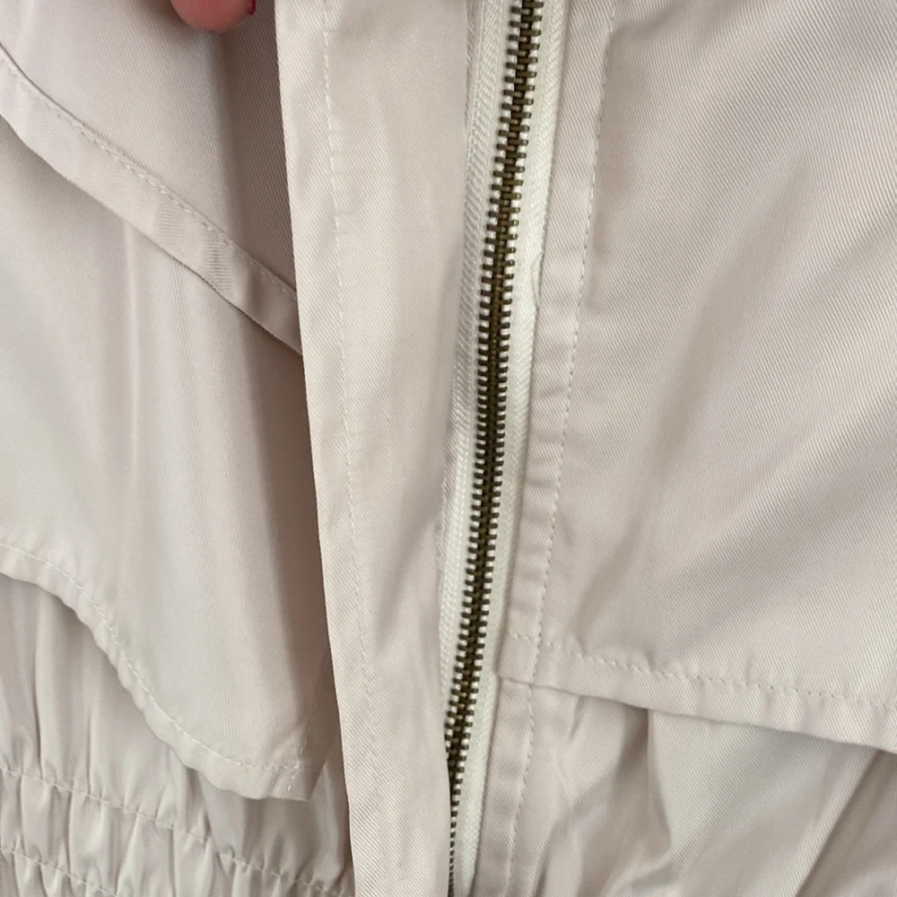 Neutral Utility Jacket. Size Medium - Picture 4 of 10